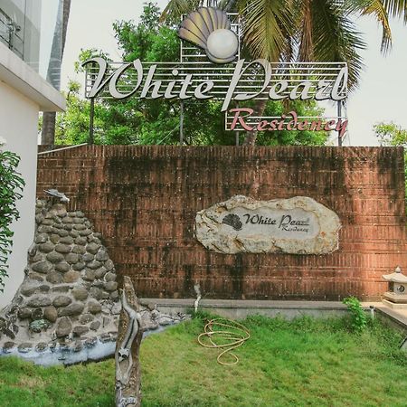 White Pearl Residency Hotel Pondicherry Exterior photo