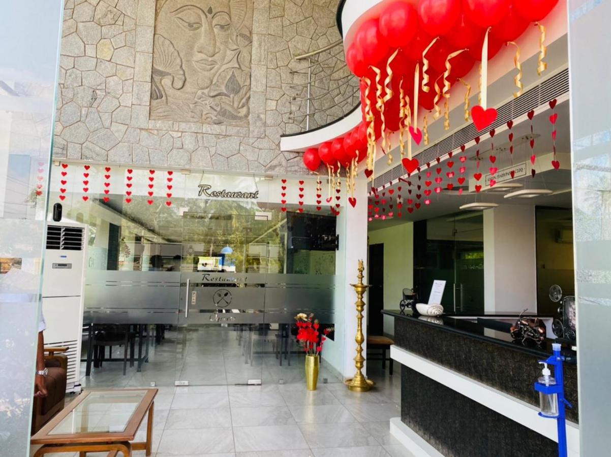 White Pearl Residency Hotel Pondicherry Exterior photo