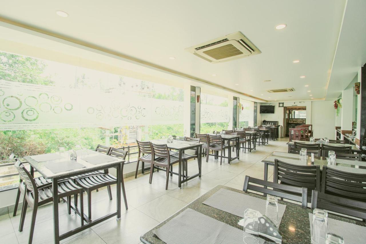 White Pearl Residency Hotel Pondicherry Exterior photo