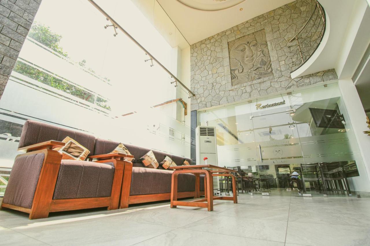 White Pearl Residency Hotel Pondicherry Exterior photo