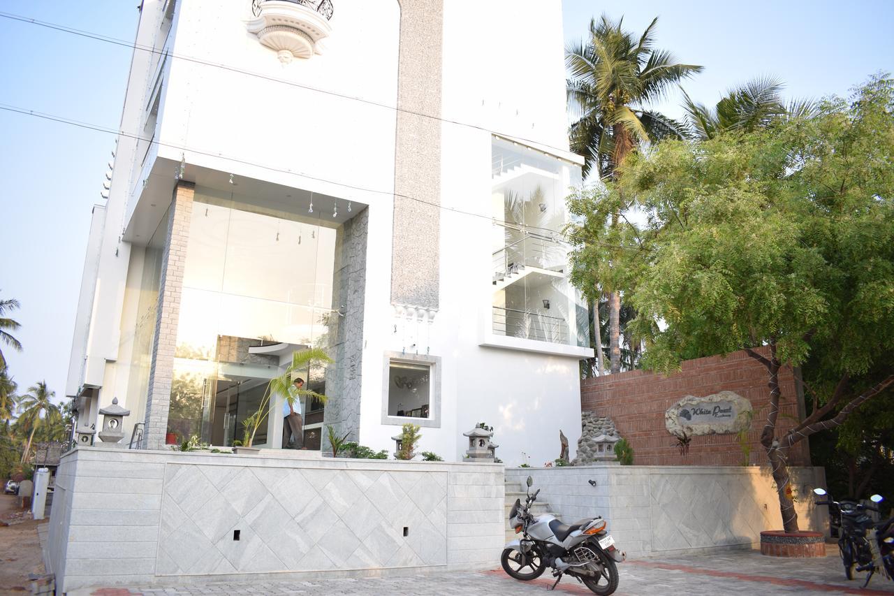 White Pearl Residency Hotel Pondicherry Exterior photo