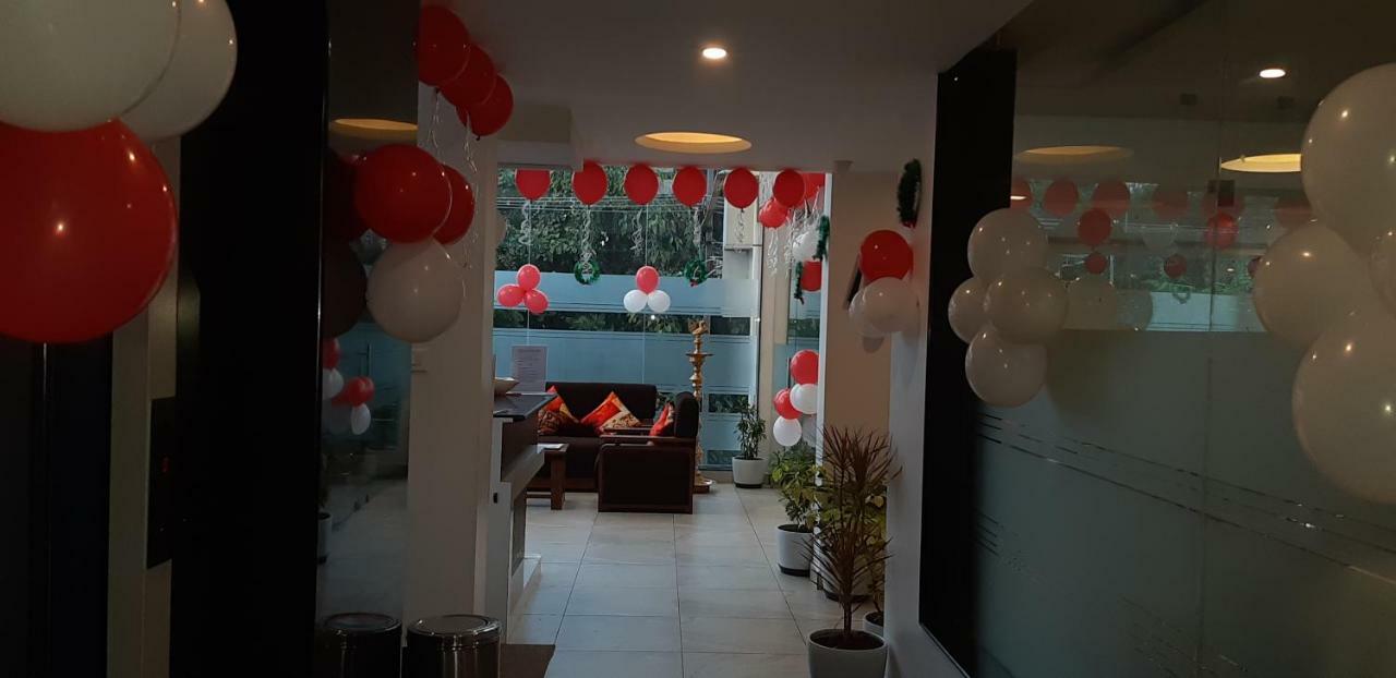 White Pearl Residency Hotel Pondicherry Exterior photo